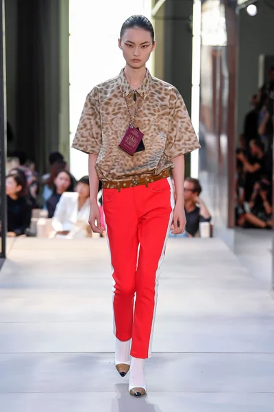 Look 92